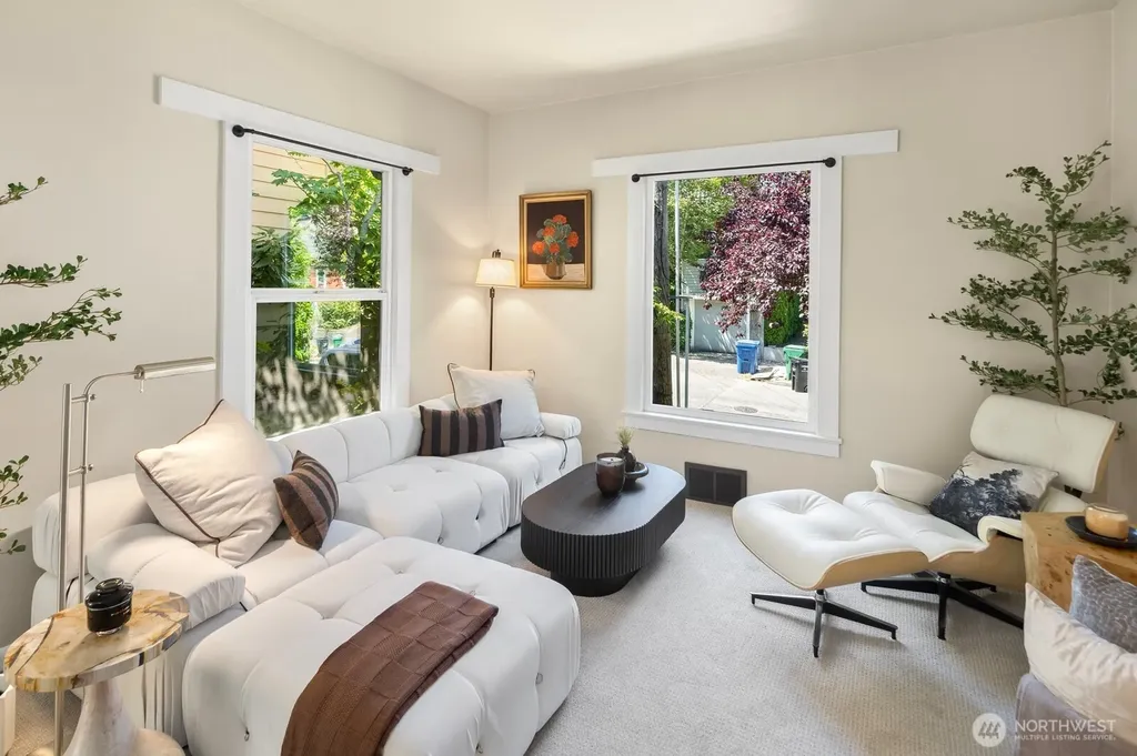 6322 5th Avenue NE Seattle WA 98115