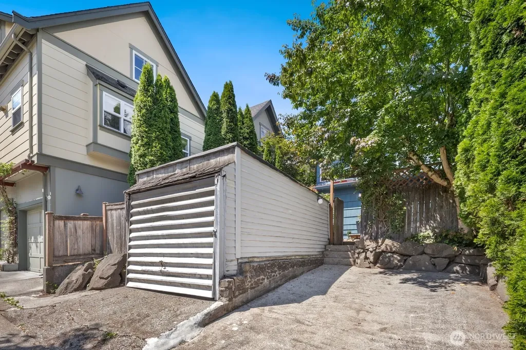 6322 5th Avenue NE Seattle WA 98115