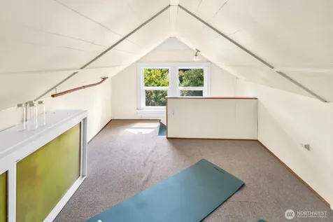 6322 5th Avenue NE Seattle WA 98115