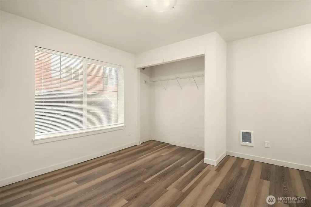 4218 Pasadena Place NE Seattle WA 98105