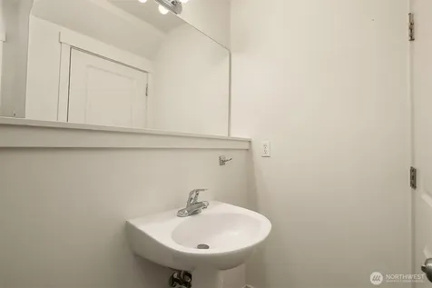 4218 Pasadena Place NE Seattle WA 98105