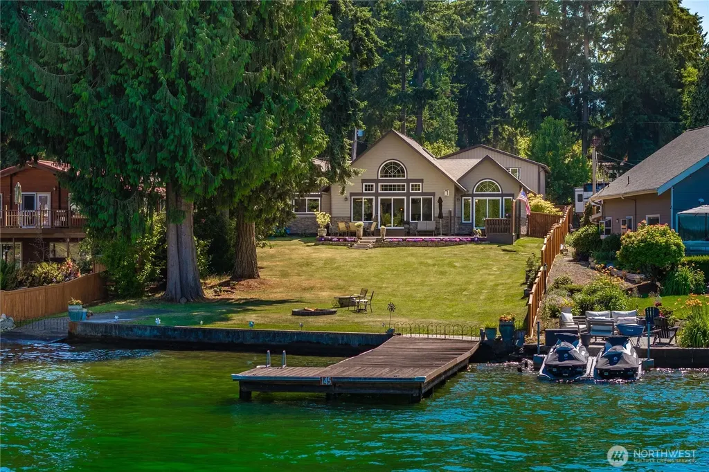 5419 W Tapps Drive E Lake Tapps WA 98391