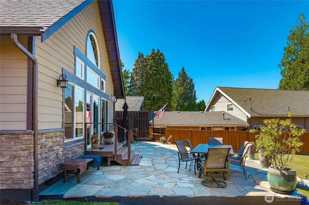 5419 W Tapps Drive E Lake Tapps WA 98391