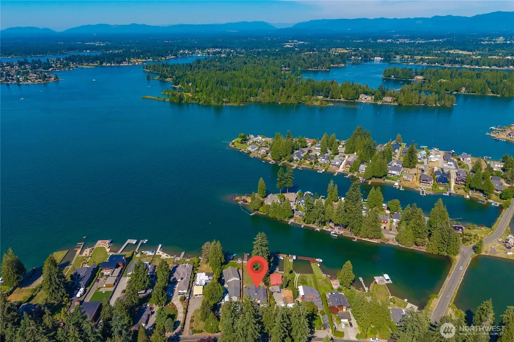 5419 W Tapps Drive E Lake Tapps WA 98391