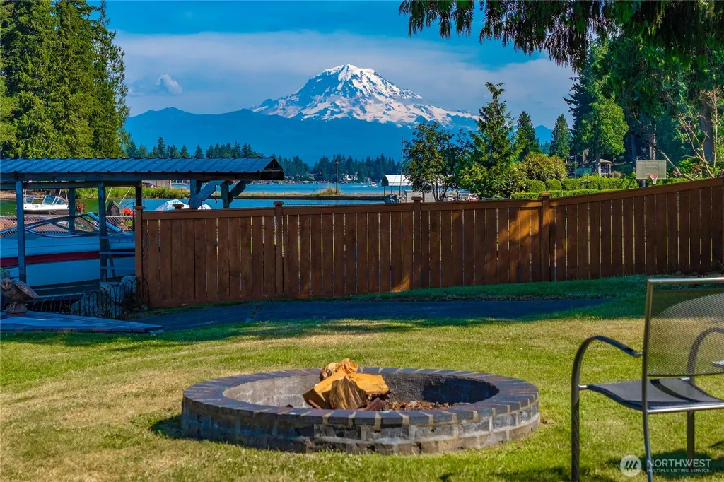 5419 W Tapps Drive E Lake Tapps WA 98391