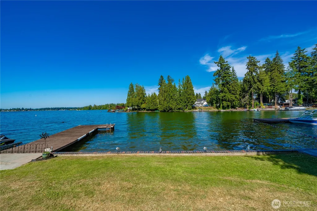 5419 W Tapps Drive E Lake Tapps WA 98391
