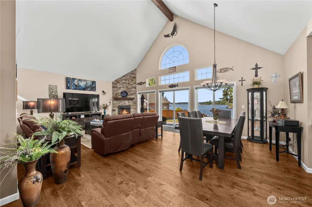 5419 W Tapps Drive E Lake Tapps WA 98391