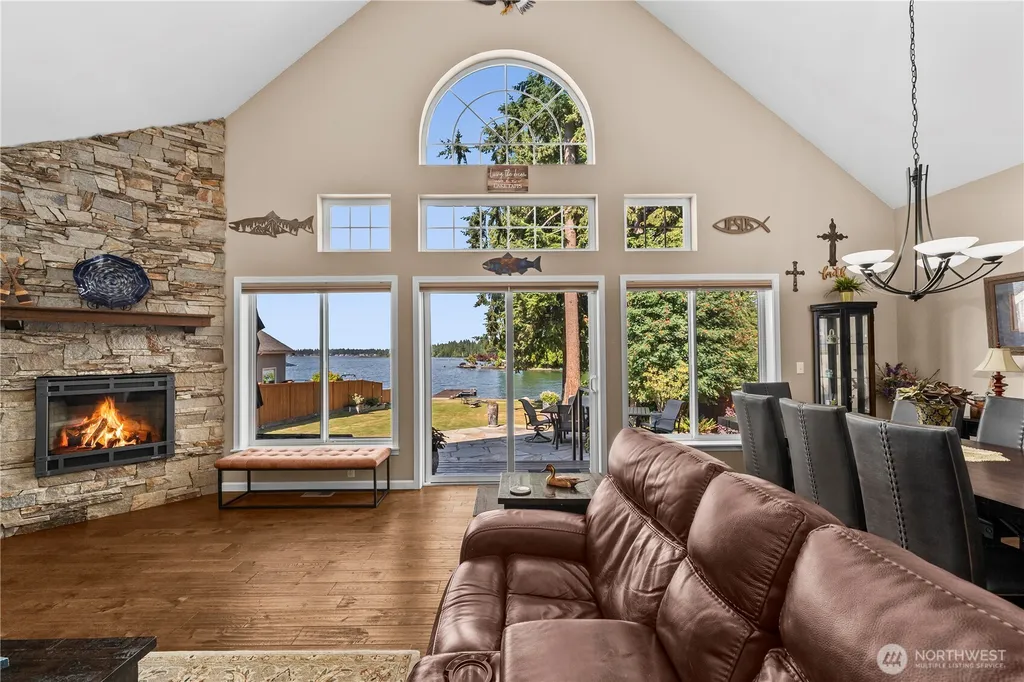 5419 W Tapps Drive E Lake Tapps WA 98391