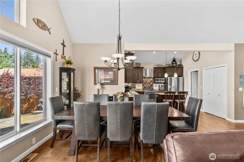 5419 W Tapps Drive E Lake Tapps WA 98391