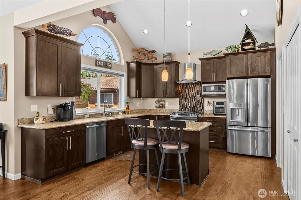 5419 W Tapps Drive E Lake Tapps WA 98391