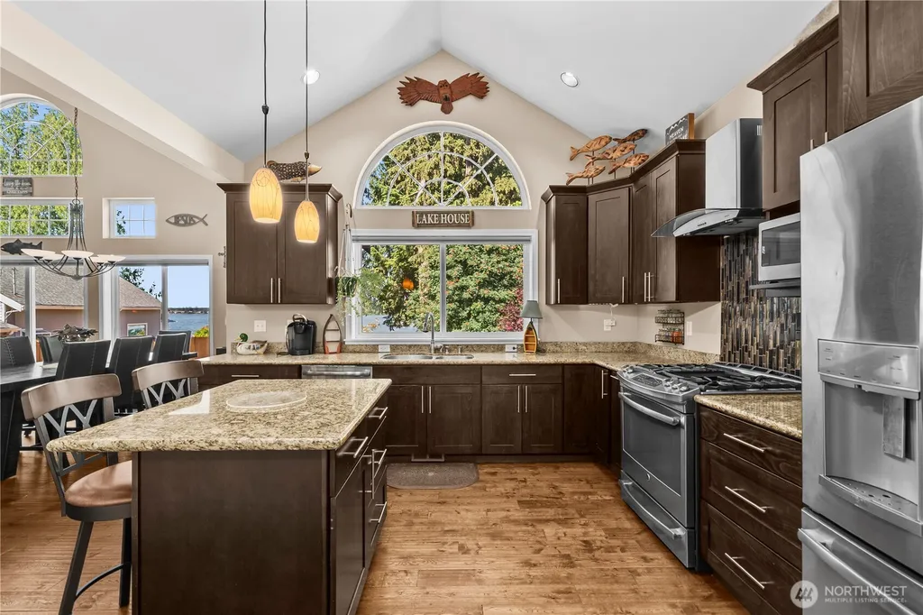5419 W Tapps Drive E Lake Tapps WA 98391