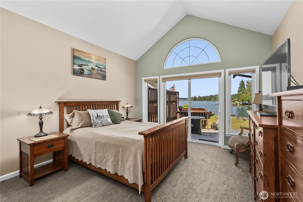 5419 W Tapps Drive E Lake Tapps WA 98391