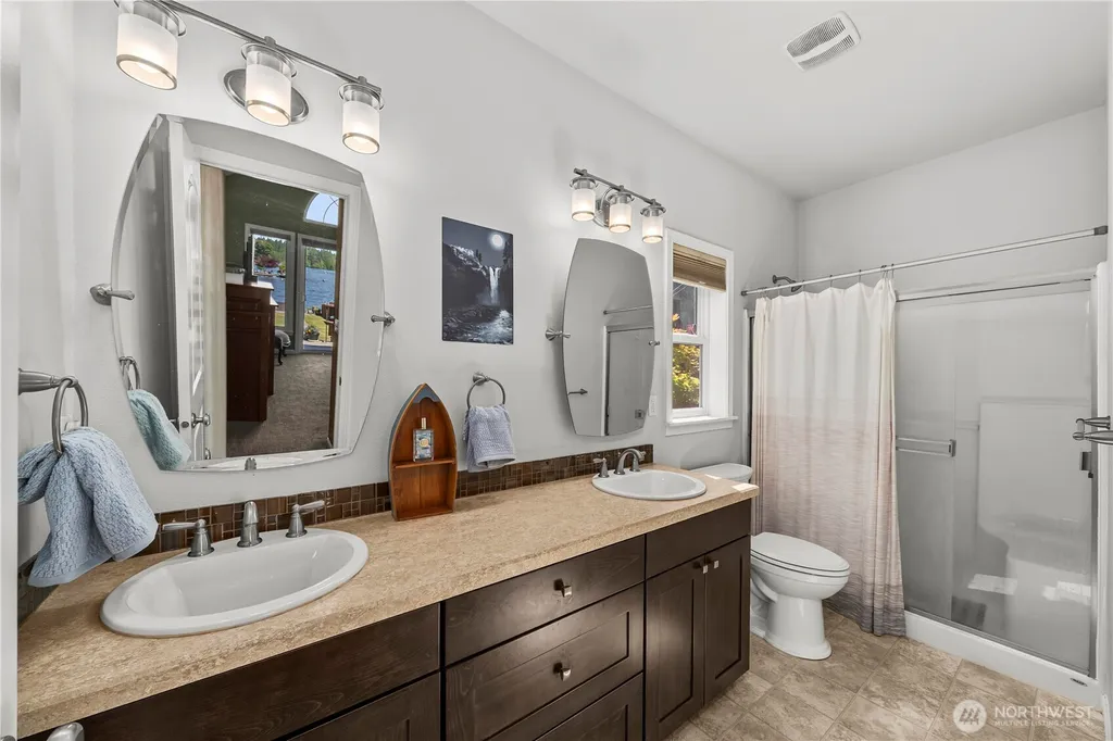 5419 W Tapps Drive E Lake Tapps WA 98391