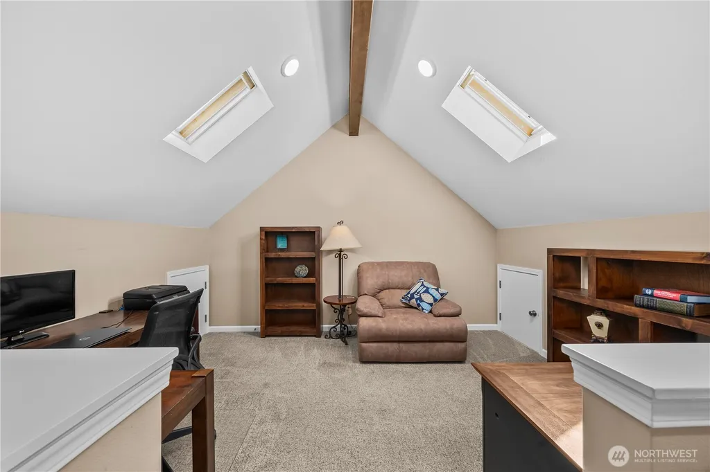 5419 W Tapps Drive E Lake Tapps WA 98391