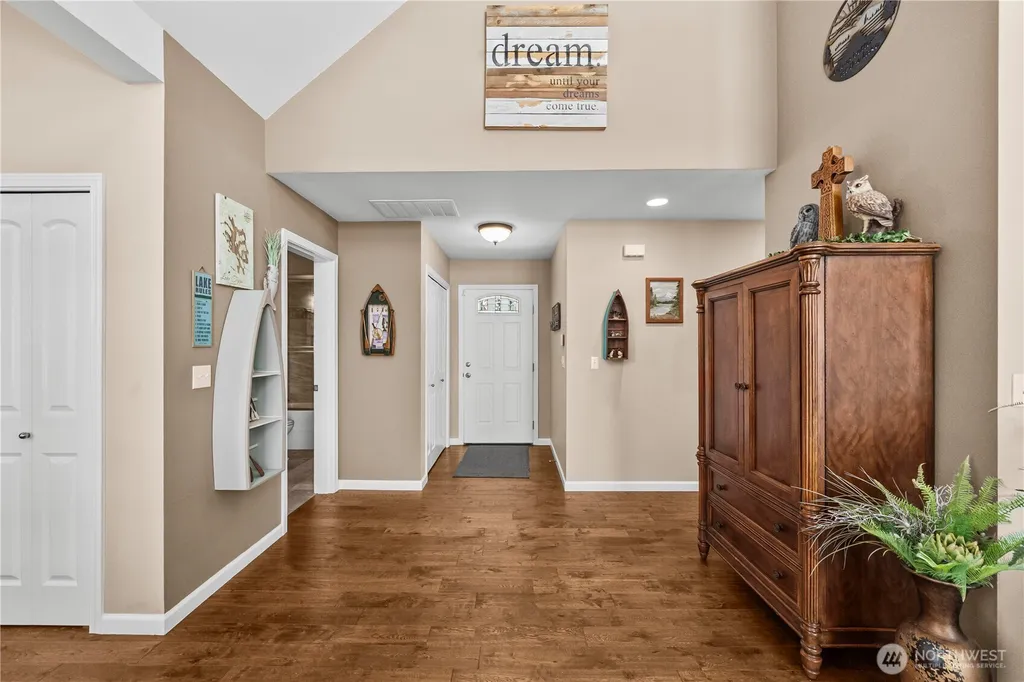 5419 W Tapps Drive E Lake Tapps WA 98391
