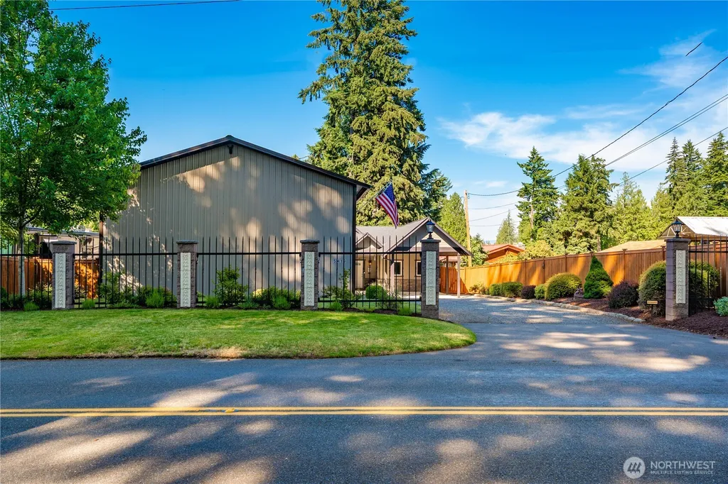 5419 W Tapps Drive E Lake Tapps WA 98391