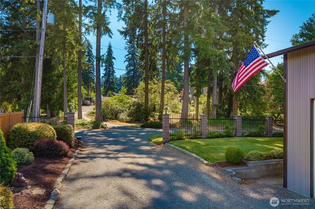 5419 W Tapps Drive E Lake Tapps WA 98391