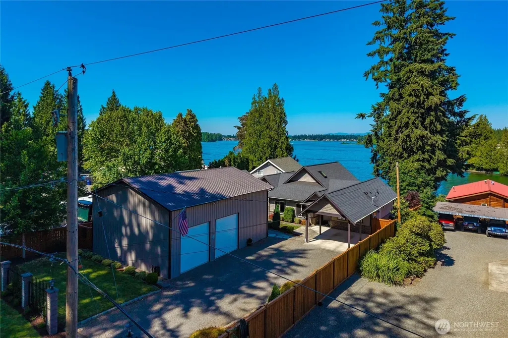 5419 W Tapps Drive E Lake Tapps WA 98391