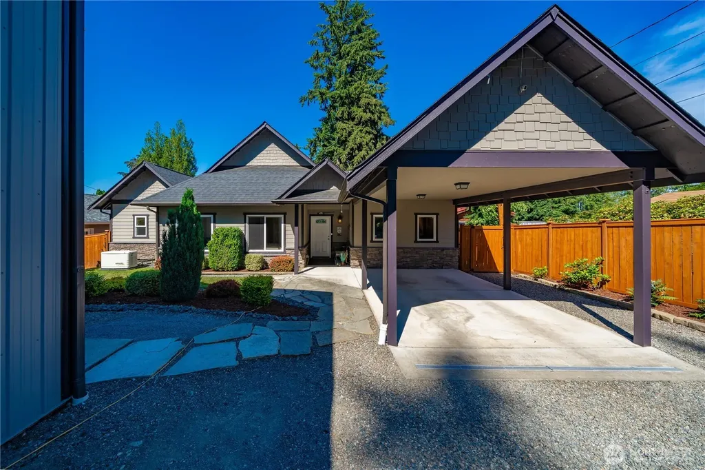 5419 W Tapps Drive E Lake Tapps WA 98391