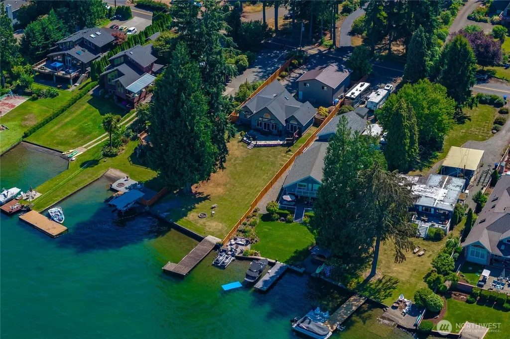 5419 W Tapps Drive E Lake Tapps WA 98391