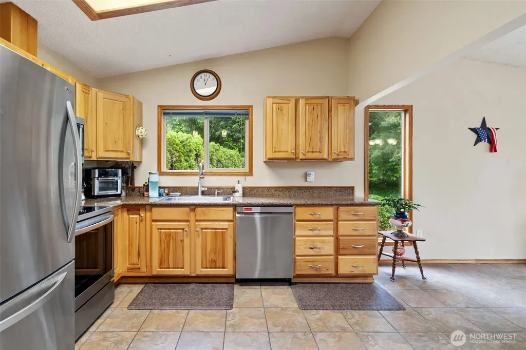 140 NE Rainier Place N Belfair WA 98528
