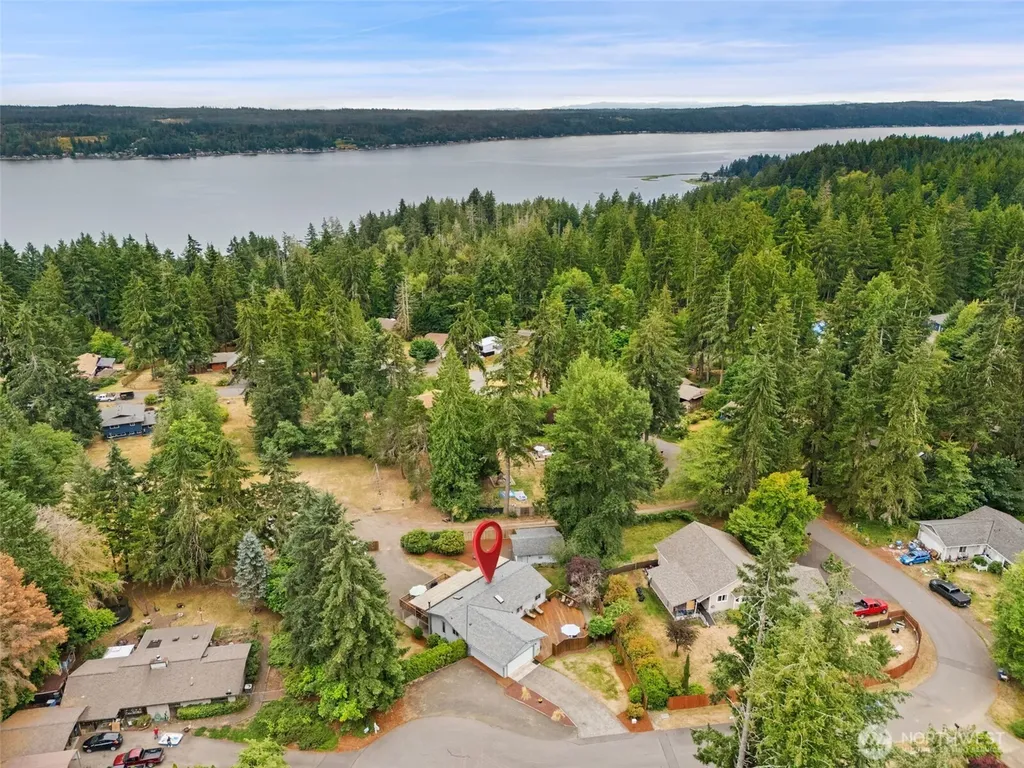 140 NE Rainier Place N Belfair WA 98528