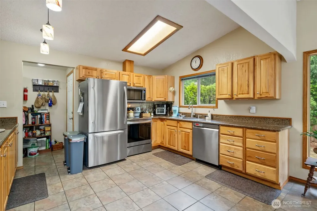 140 NE Rainier Place N Belfair WA 98528