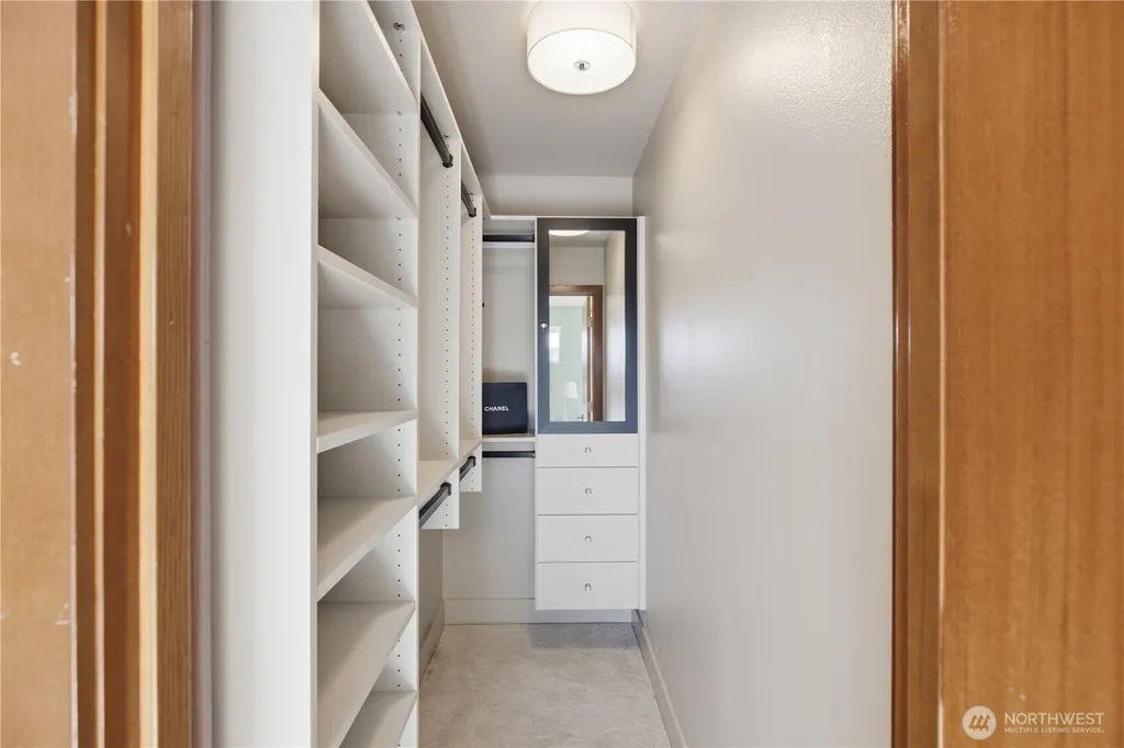 6714 Mary Avenue NW Seattle WA 98117