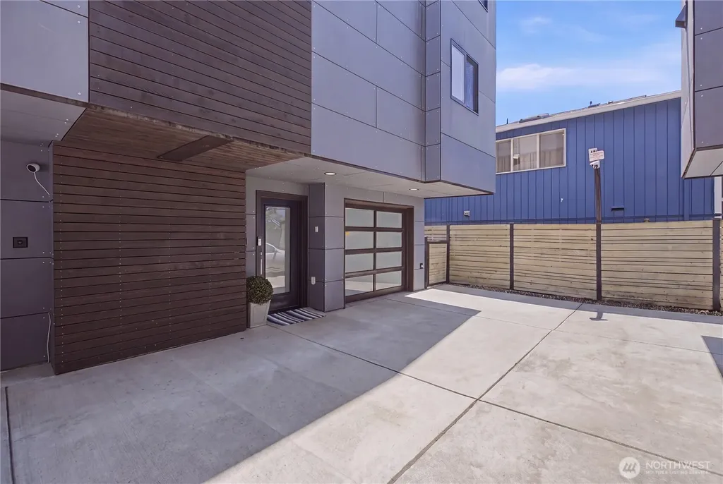 6714 Mary Avenue NW Seattle WA 98117