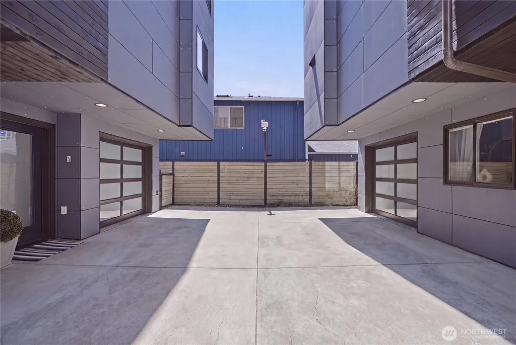 6714 Mary Avenue NW Seattle WA 98117