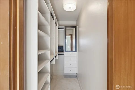 6714 Mary Avenue NW Seattle WA 98117