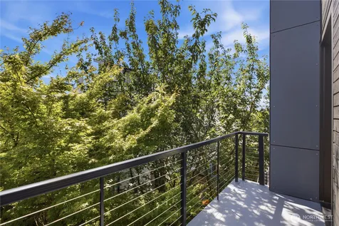 6714 Mary Avenue NW Seattle WA 98117