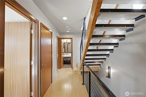6714 Mary Avenue NW Seattle WA 98117