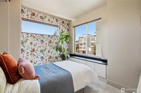 6714 Mary Avenue NW Seattle WA 98117
