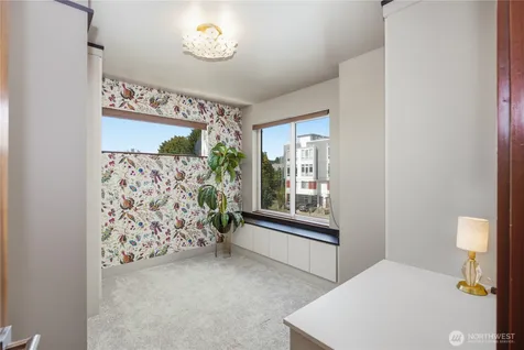 6714 Mary Avenue NW Seattle WA 98117