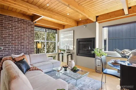 6714 Mary Avenue NW Seattle WA 98117