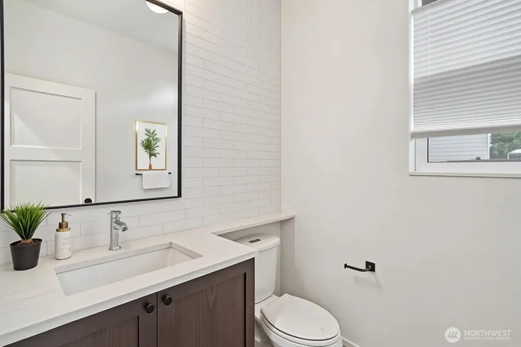 12332 38th Avenue NE Seattle WA 98125