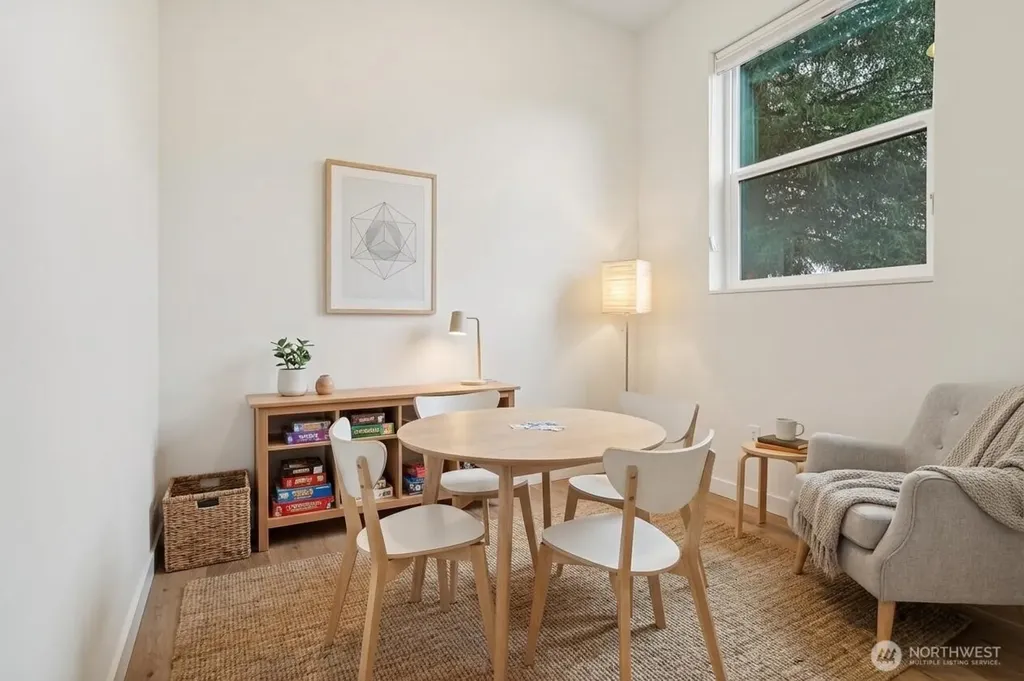 12332 38th Avenue NE Seattle WA 98125