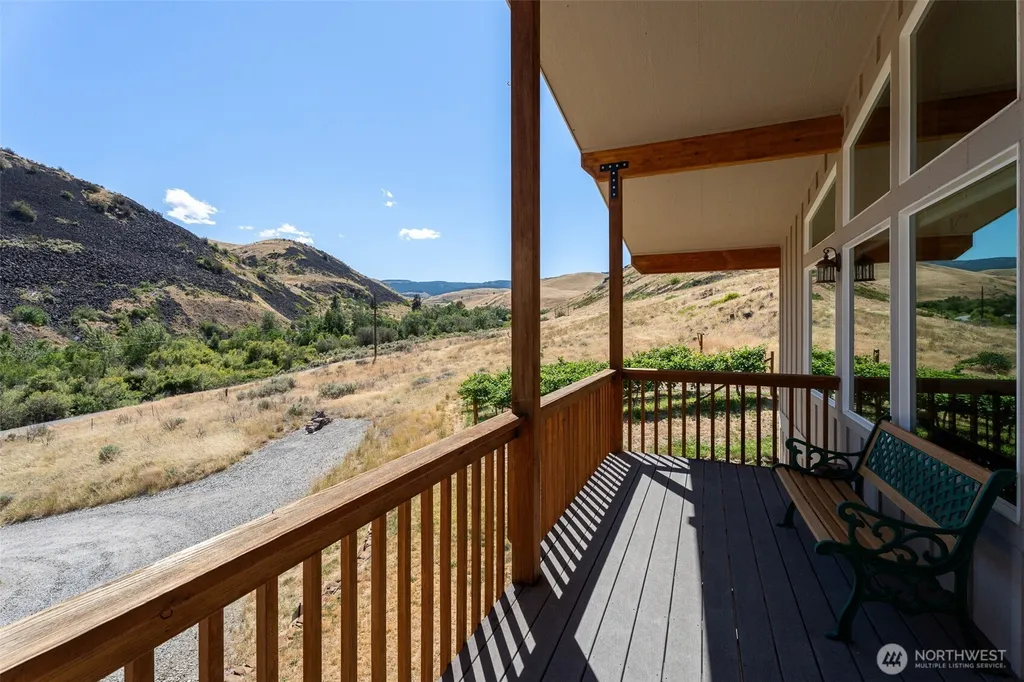 7400 Colockum Road Malaga WA 98828