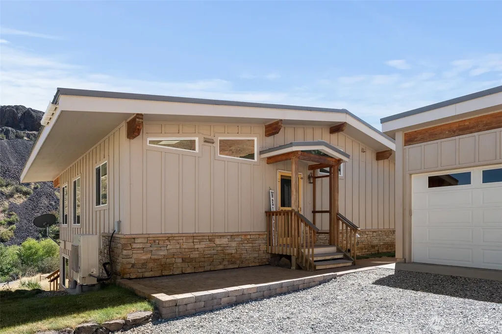 7400 Colockum Road Malaga WA 98828