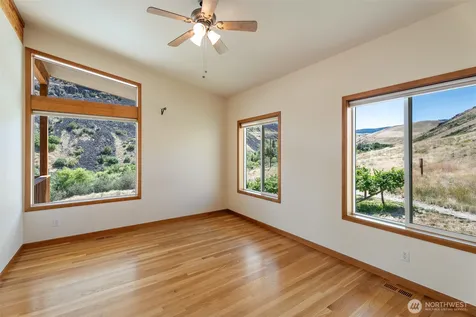 7400 Colockum Road Malaga WA 98828