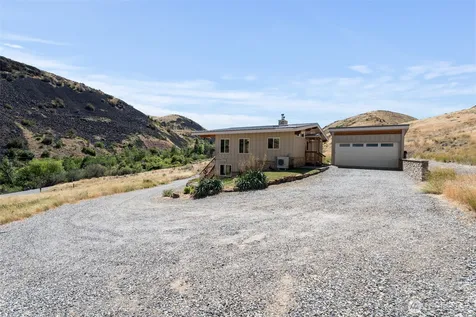7400 Colockum Road Malaga WA 98828