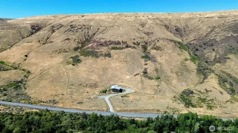 7400 Colockum Road Malaga WA 98828