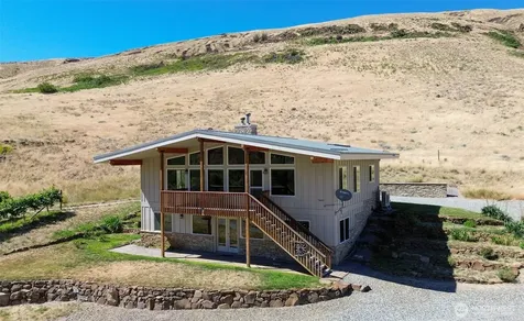 7400 Colockum Road Malaga WA 98828