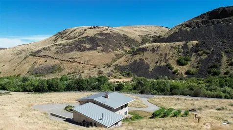7400 Colockum Road Malaga WA 98828