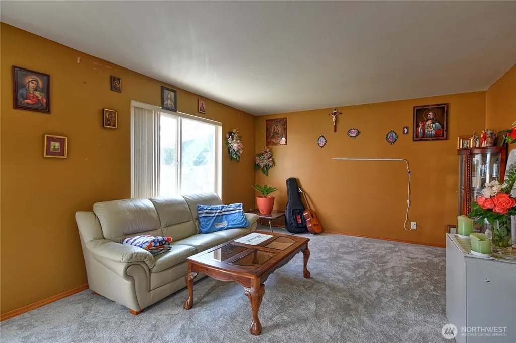 10523 7th Avenue W Everett WA 98204