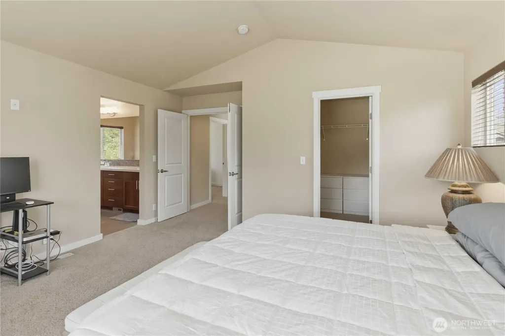 6338 Victoria Avenue SE Auburn WA 98092