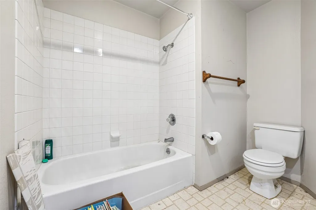 1722 NE 97th Street Seattle WA 98115