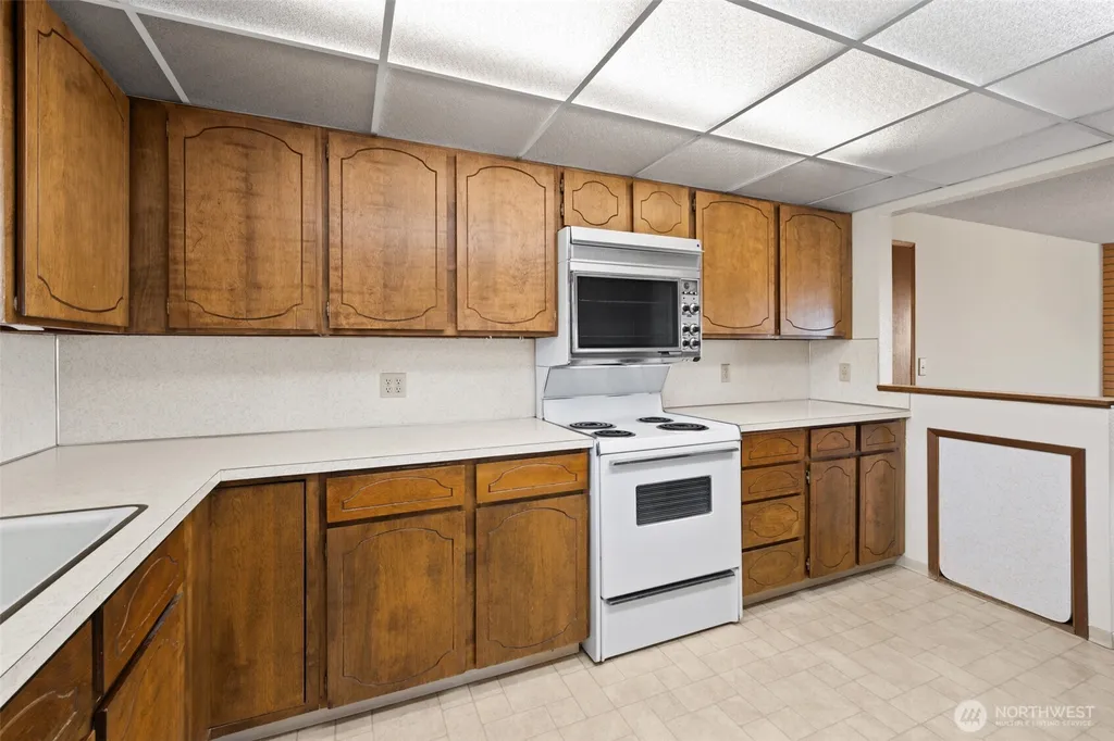 1301 S 3rd Avenue Sequim WA 98382