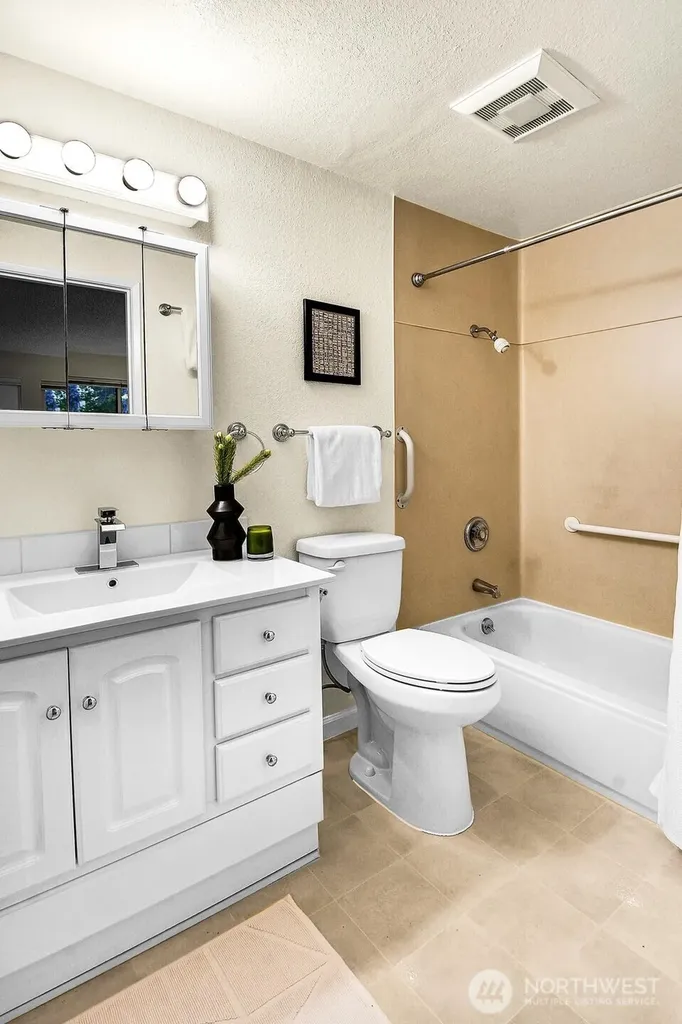 2300 NE 89th Street Seattle WA 98115